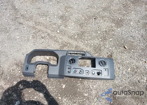 2010 Ford E-350 Super Duty Xl/Xlt z USA, uszkodzony, nr VIN 1FBSS3BL9ADA64208